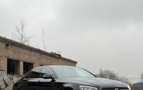 Mercedes-Benz E-Класс, 2020 год, 3 100 000 рублей, 1 фотография