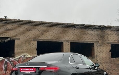 Mercedes-Benz E-Класс, 2020 год, 3 100 000 рублей, 4 фотография