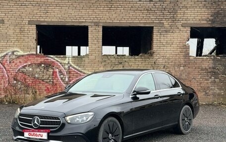 Mercedes-Benz E-Класс, 2020 год, 3 100 000 рублей, 2 фотография