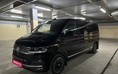 Volkswagen Multivan T6 рестайлинг, 2020 год, 7 200 000 рублей, 1 фотография