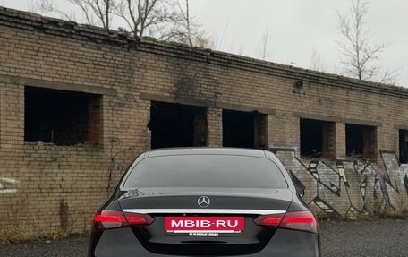 Mercedes-Benz E-Класс, 2020 год, 3 100 000 рублей, 5 фотография