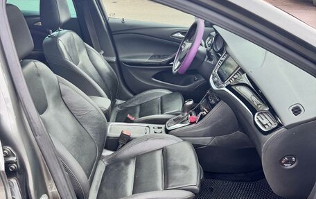 Opel Astra K, 2018 год, 1 590 000 рублей, 18 фотография