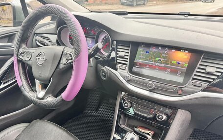 Opel Astra K, 2018 год, 1 590 000 рублей, 19 фотография