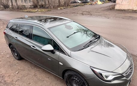 Opel Astra K, 2018 год, 1 590 000 рублей, 26 фотография