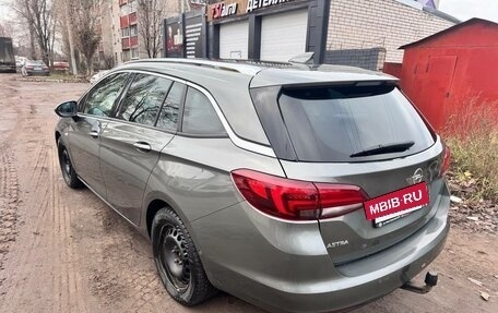 Opel Astra K, 2018 год, 1 590 000 рублей, 10 фотография