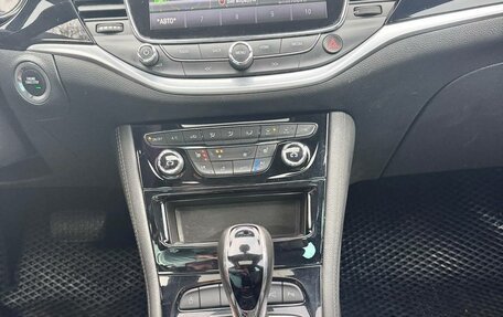 Opel Astra K, 2018 год, 1 590 000 рублей, 34 фотография