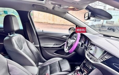 Opel Astra K, 2018 год, 1 590 000 рублей, 17 фотография