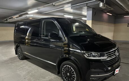 Volkswagen Multivan T6 рестайлинг, 2020 год, 7 200 000 рублей, 3 фотография