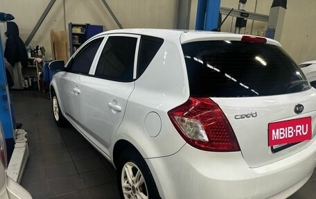 KIA cee'd I рестайлинг, 2011 год, 649 000 рублей, 4 фотография