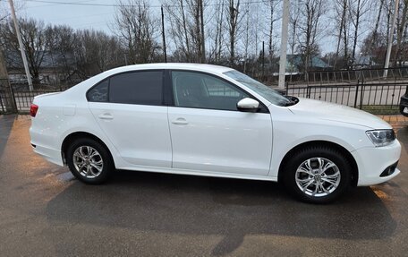 Volkswagen Jetta VI, 2014 год, 990 000 рублей, 4 фотография