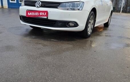 Volkswagen Jetta VI, 2014 год, 990 000 рублей, 2 фотография