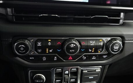 Jeep Wrangler, 2024 год, 6 300 000 рублей, 17 фотография