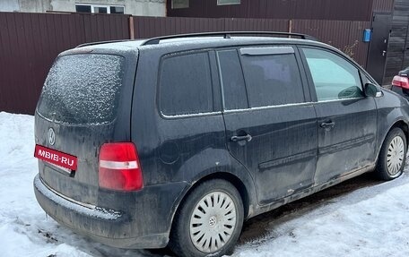 Volkswagen Touran III, 2004 год, 320 000 рублей, 3 фотография