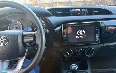 Toyota Hilux VIII, 2017 год, 2 800 000 рублей, 5 фотография