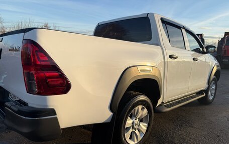 Toyota Hilux VIII, 2017 год, 2 800 000 рублей, 4 фотография