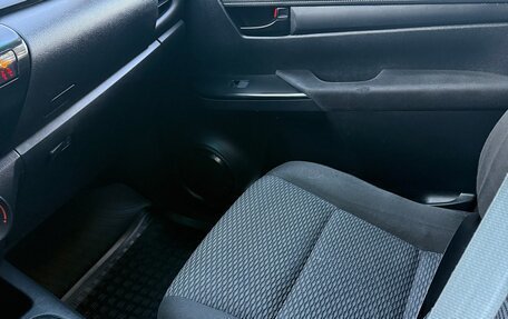 Toyota Hilux VIII, 2017 год, 2 800 000 рублей, 6 фотография