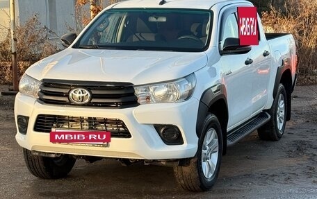 Toyota Hilux VIII, 2017 год, 2 800 000 рублей, 3 фотография