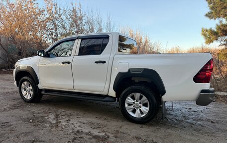 Toyota Hilux VIII, 2017 год, 2 800 000 рублей, 9 фотография