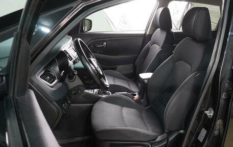 KIA Carens III (RP), 2016 год, 1 499 000 рублей, 10 фотография