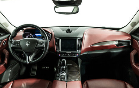 Maserati Levante I, 2017 год, 4 250 000 рублей, 13 фотография