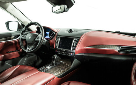 Maserati Levante I, 2017 год, 4 250 000 рублей, 9 фотография