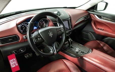 Maserati Levante I, 2017 год, 4 250 000 рублей, 11 фотография