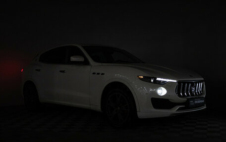 Maserati Levante I, 2017 год, 4 250 000 рублей, 37 фотография