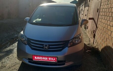 Honda Freed I, 2010 год, 750 000 рублей, 1 фотография