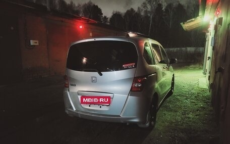 Honda Freed I, 2010 год, 750 000 рублей, 4 фотография