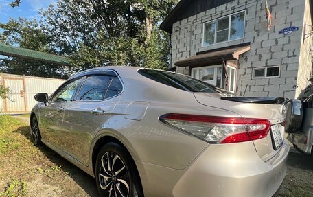 Toyota Camry, 2017 год, 2 390 000 рублей, 10 фотография