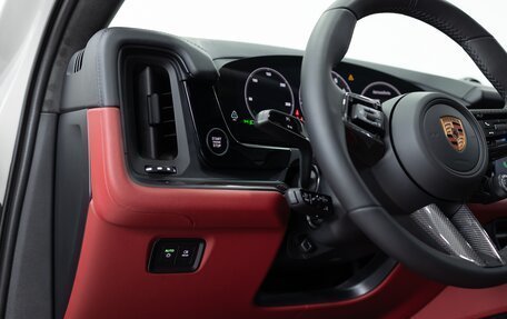 Porsche Cayenne III, 2025 год, 24 690 000 рублей, 14 фотография