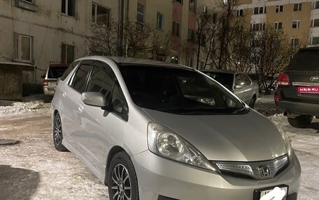 Honda Fit Shuttle I рестайлинг, 2012 год, 750 000 рублей, 1 фотография
