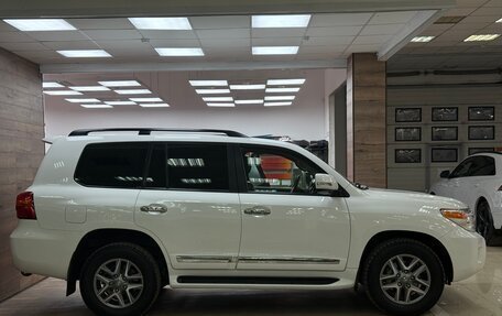 Toyota Land Cruiser 200, 2014 год, 4 700 000 рублей, 2 фотография