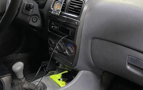 Hyundai Accent II, 2005 год, 12 фотография