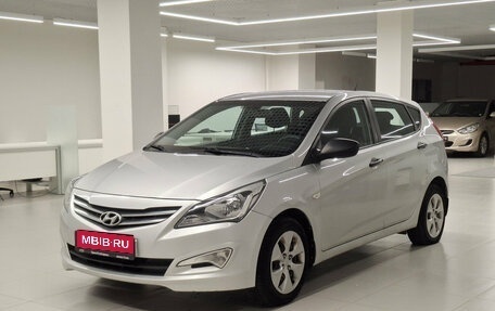 Hyundai Solaris II рестайлинг, 2015 год, 799 000 рублей, 1 фотография