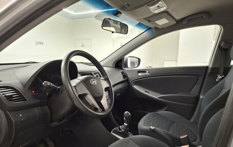 Hyundai Solaris II рестайлинг, 2015 год, 799 000 рублей, 16 фотография