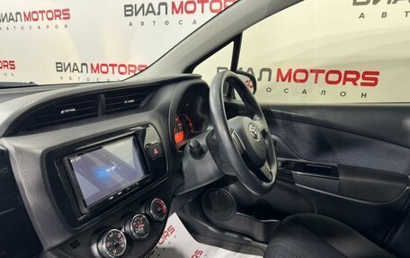 Toyota Vitz, 2018 год, 1 099 000 рублей, 6 фотография