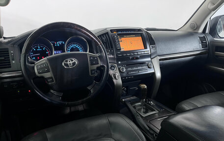 Toyota Land Cruiser 200, 2010 год, 2 797 000 рублей, 16 фотография