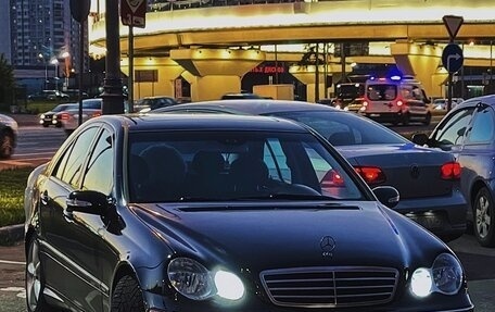 Mercedes-Benz C-Класс, 2004 год, 480 000 рублей, 3 фотография