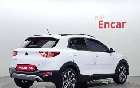 KIA Stonic, 2022 год, 1 280 000 рублей, 3 фотография