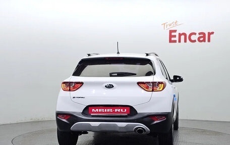 KIA Stonic, 2022 год, 1 280 000 рублей, 4 фотография