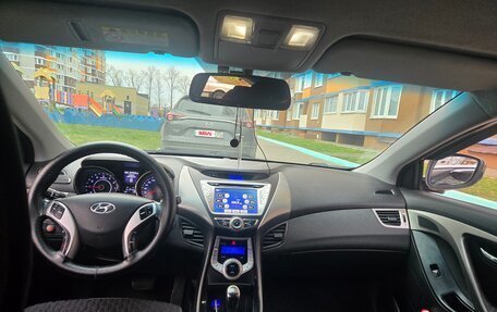 Hyundai Avante, 2011 год, 550 000 рублей, 2 фотография