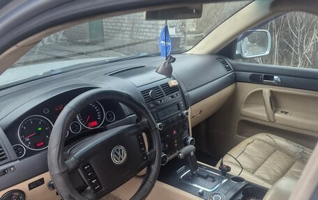 Volkswagen Touareg III, 2005 год, 700 000 рублей, 6 фотография