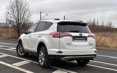 Toyota RAV4, 2017 год, 2 799 000 рублей, 6 фотография