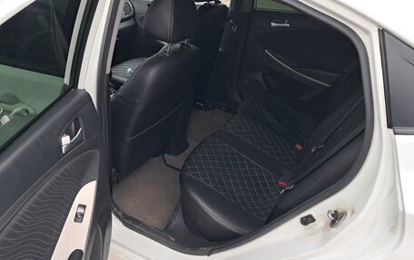 Hyundai Solaris II рестайлинг, 2015 год, 700 000 рублей, 6 фотография