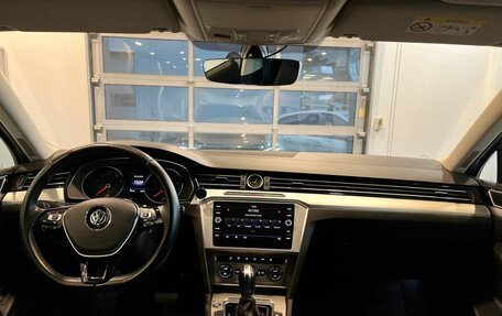 Volkswagen Passat B8 рестайлинг, 2019 год, 2 640 000 рублей, 9 фотография