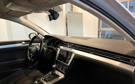 Volkswagen Passat B8 рестайлинг, 2019 год, 2 640 000 рублей, 12 фотография