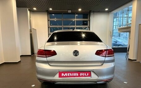 Volkswagen Passat B8 рестайлинг, 2019 год, 2 640 000 рублей, 4 фотография