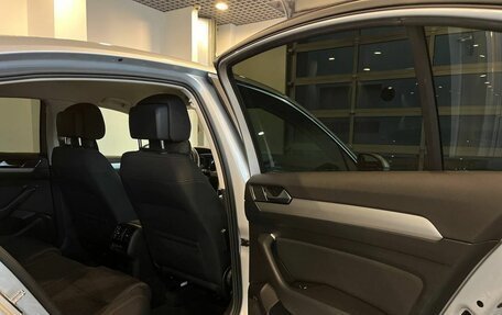 Volkswagen Passat B8 рестайлинг, 2019 год, 2 640 000 рублей, 17 фотография