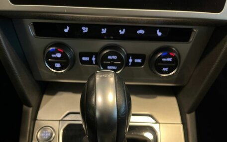 Volkswagen Passat B8 рестайлинг, 2019 год, 2 640 000 рублей, 14 фотография